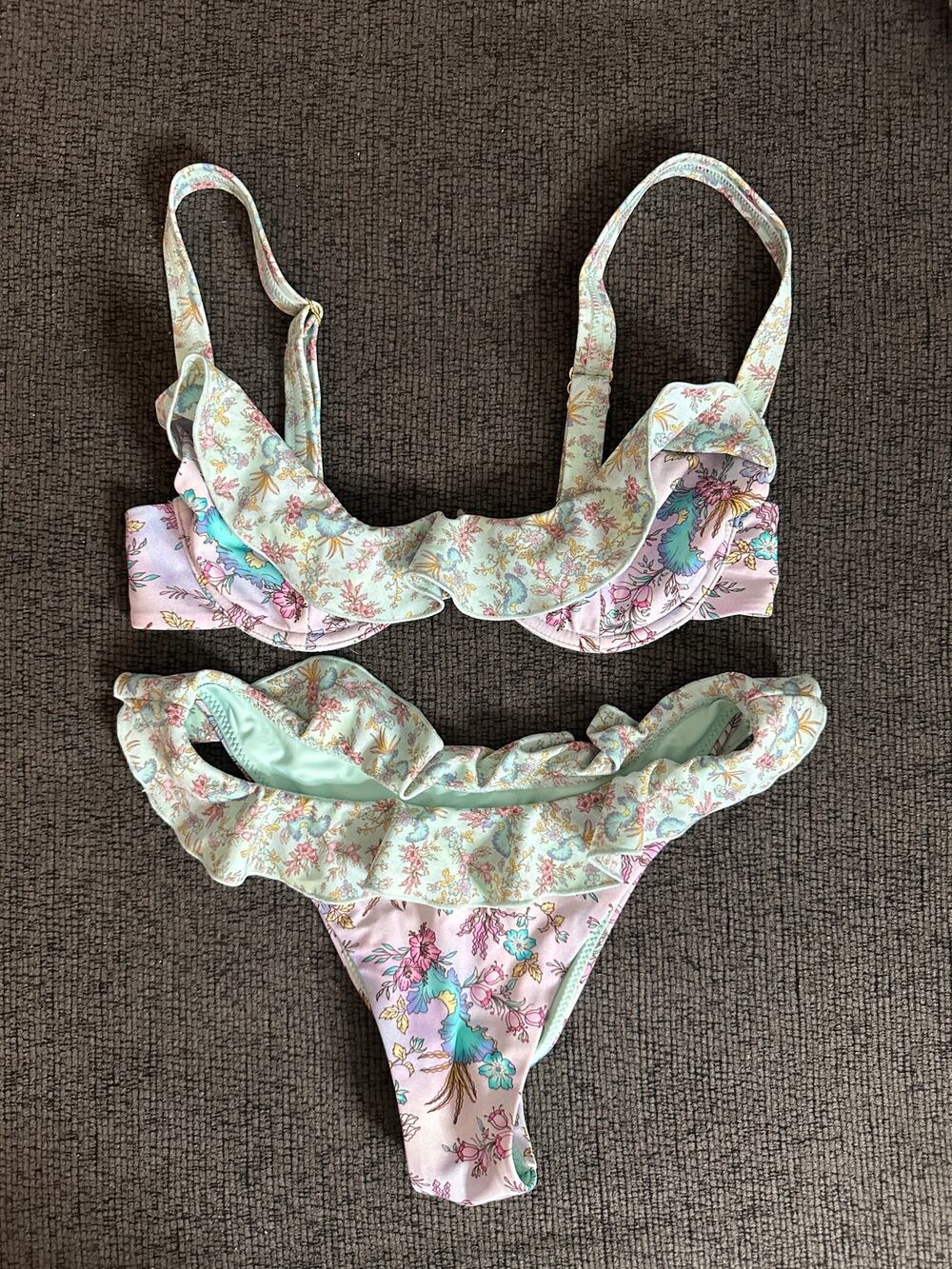Blackbough Makayla Frilled Top and Bottom Set in Siren Song size XS Tropical